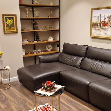 Central Deluxe Apartment Tirana Bagian luar foto