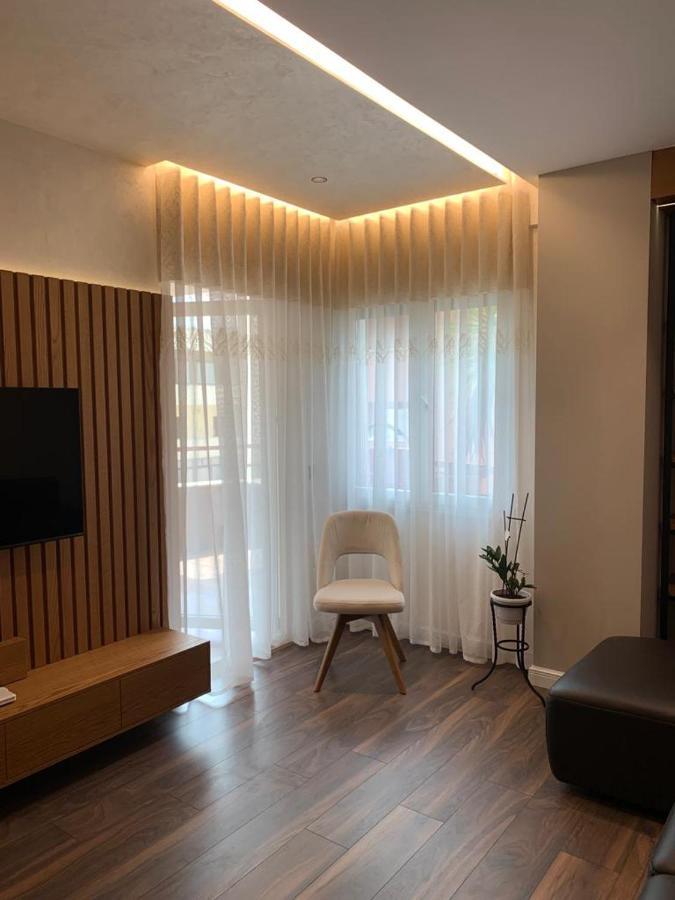 Central Deluxe Apartment Tirana Bagian luar foto