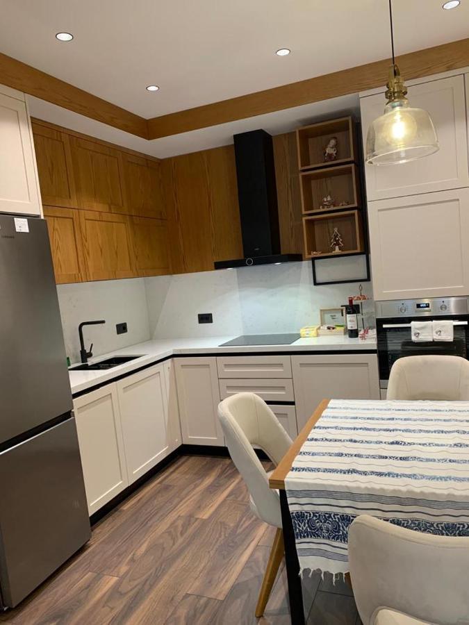 Central Deluxe Apartment Tirana Bagian luar foto