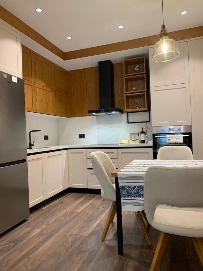 Central Deluxe Apartment Tirana Bagian luar foto
