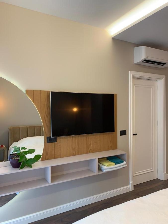 Central Deluxe Apartment Tirana Bagian luar foto